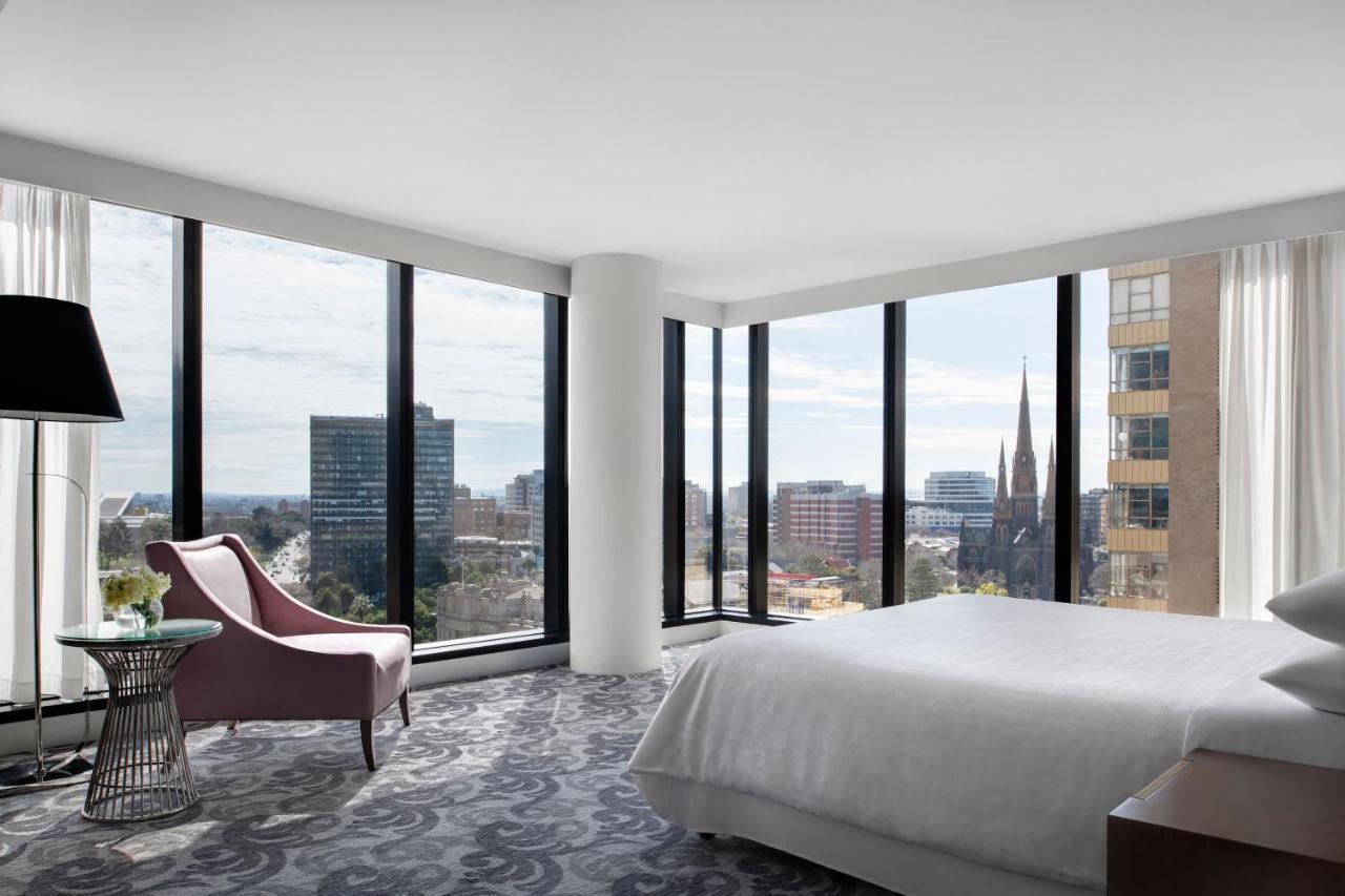 Sheraton Melbourne Hotel Exteriör bild A bedroom at The Westin