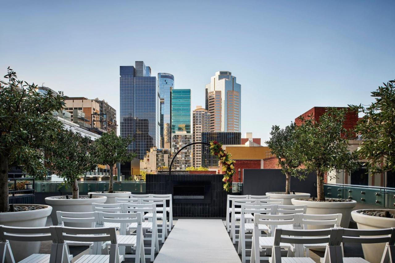 Sheraton Melbourne Hotel Exteriör bild The rooftop cinema at the Emporium shopping centre