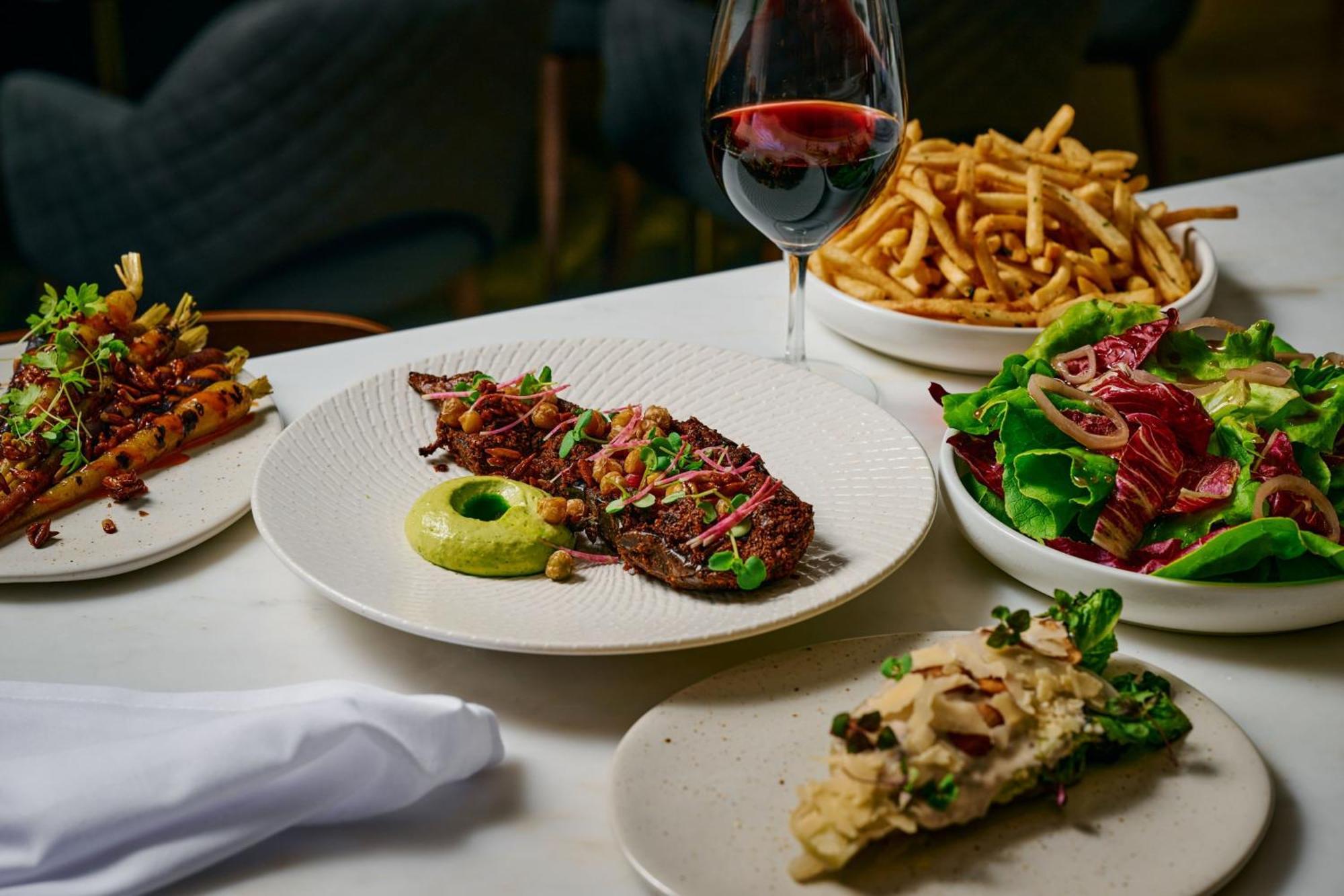 Sheraton Melbourne Hotel Exteriör bild A selection of dishes at the restaurant