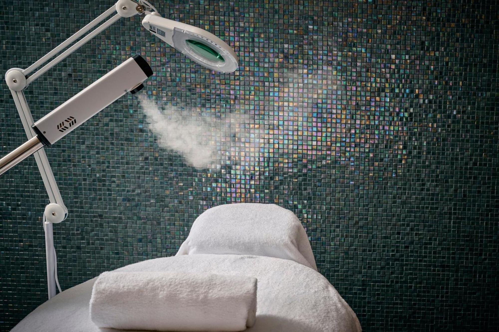 Sheraton Melbourne Hotel Exteriör bild A steam room