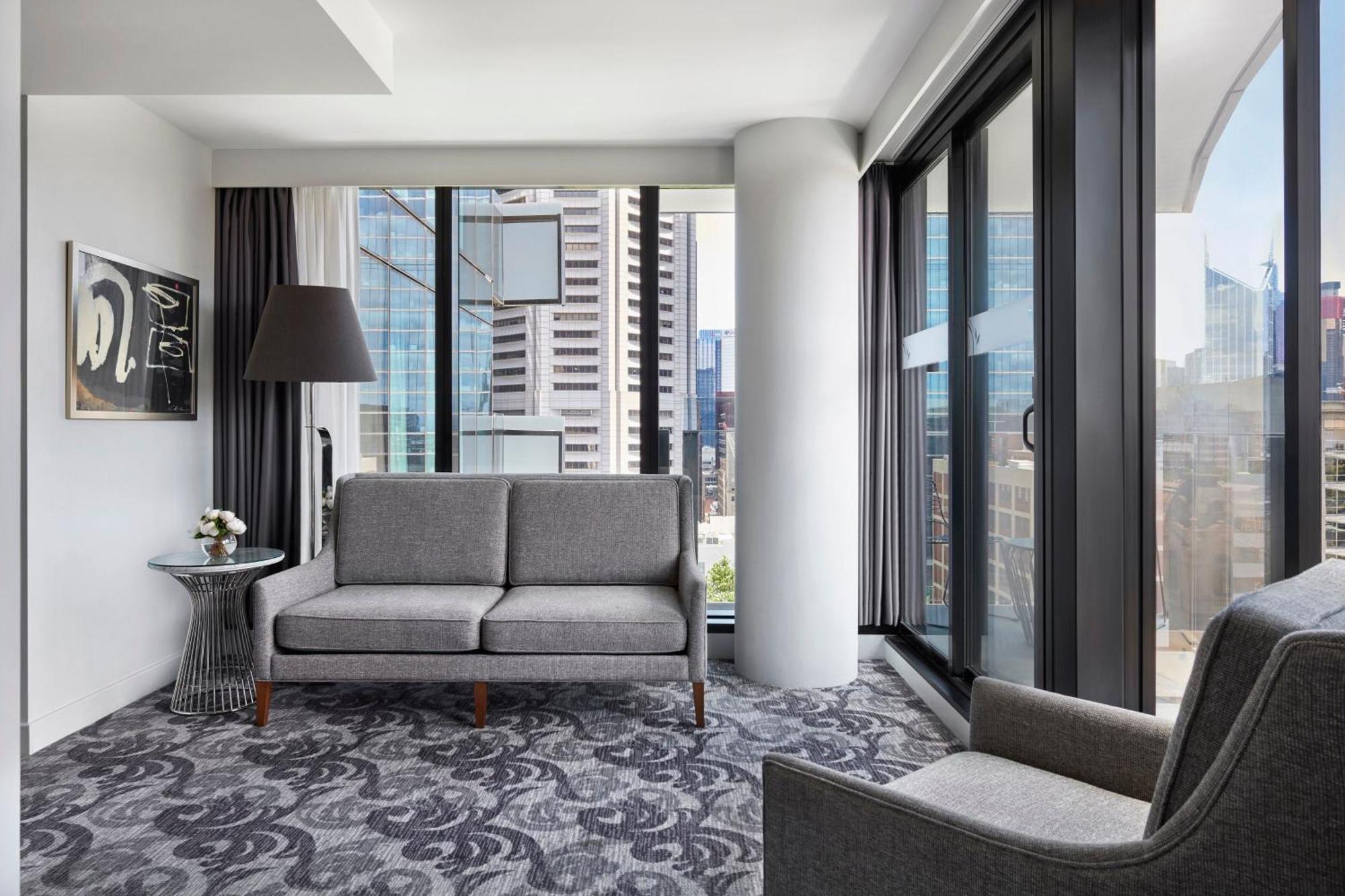 Sheraton Melbourne Hotel Exteriör bild A living room in a typical apartment