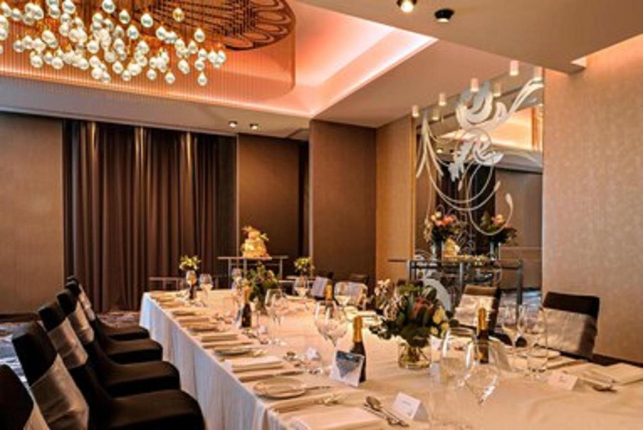 Sheraton Melbourne Hotel Exteriör bild The private dining room at the restaurant
